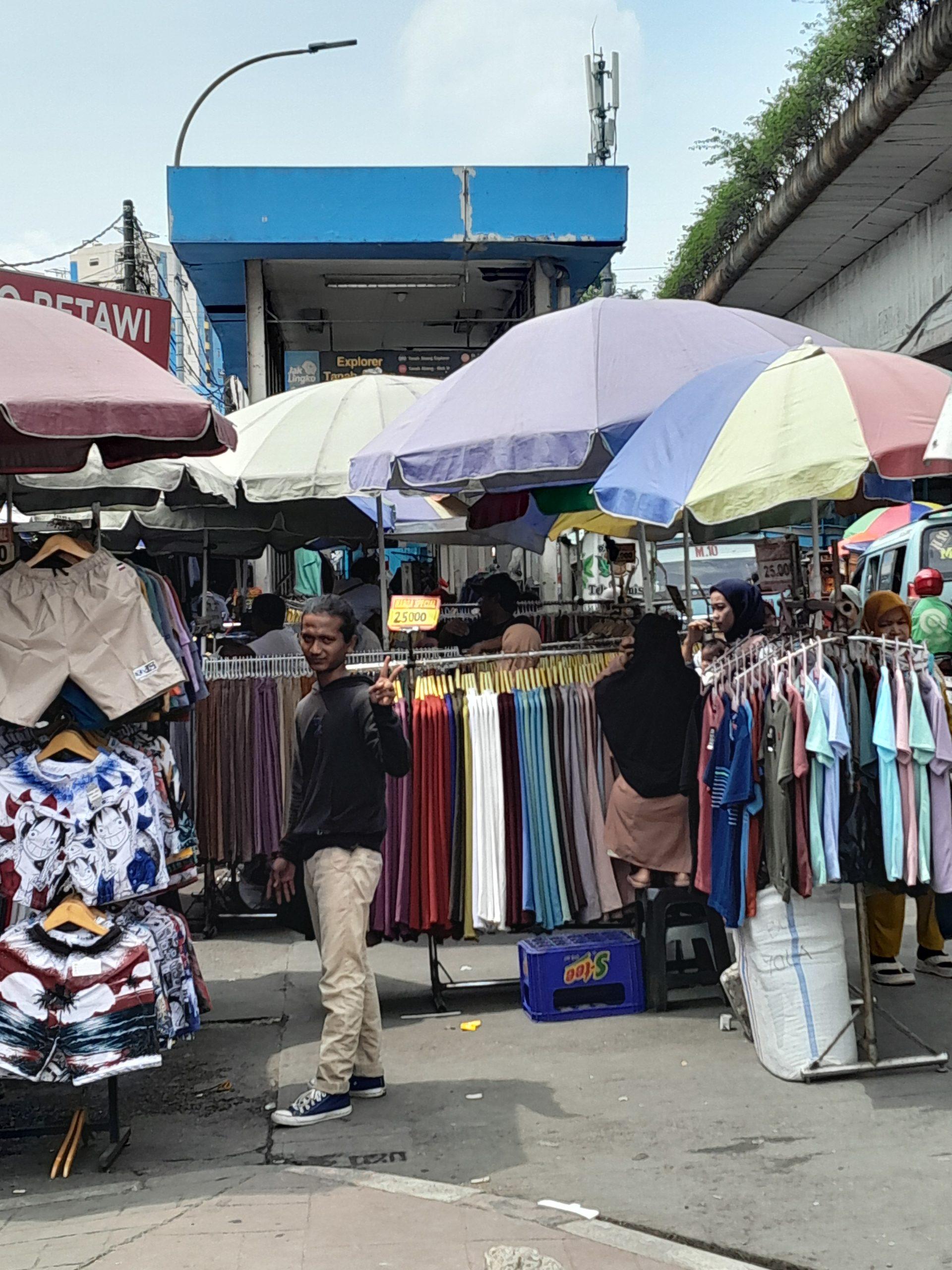 “Trotoar sebagai Ruang Hidup: Dinamika Penggunaan Ruang Publik di Jakarta”