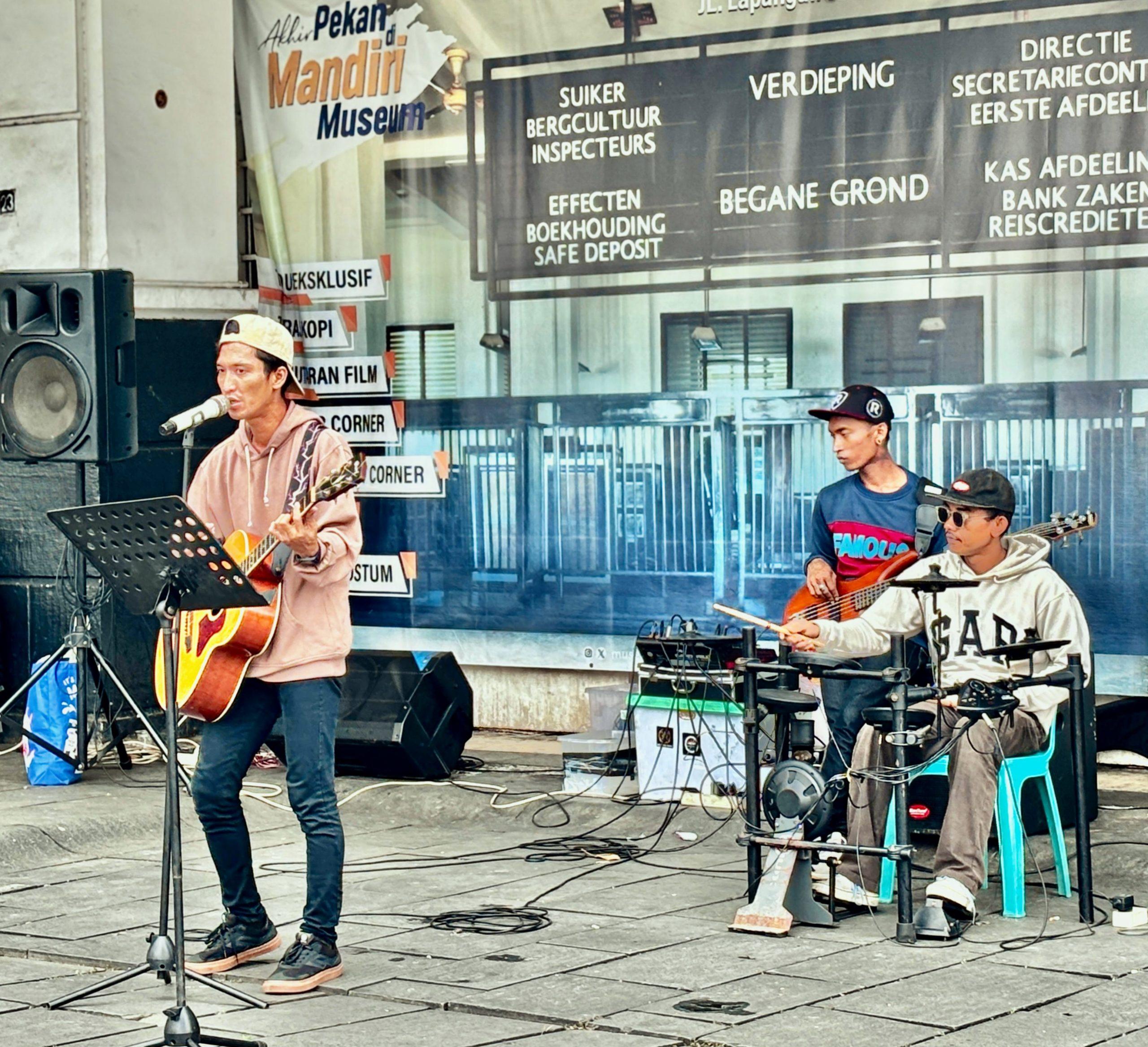 “Perjuangan Hidup Pedagang Kaki Lima di Kota Tua, Jakarta”