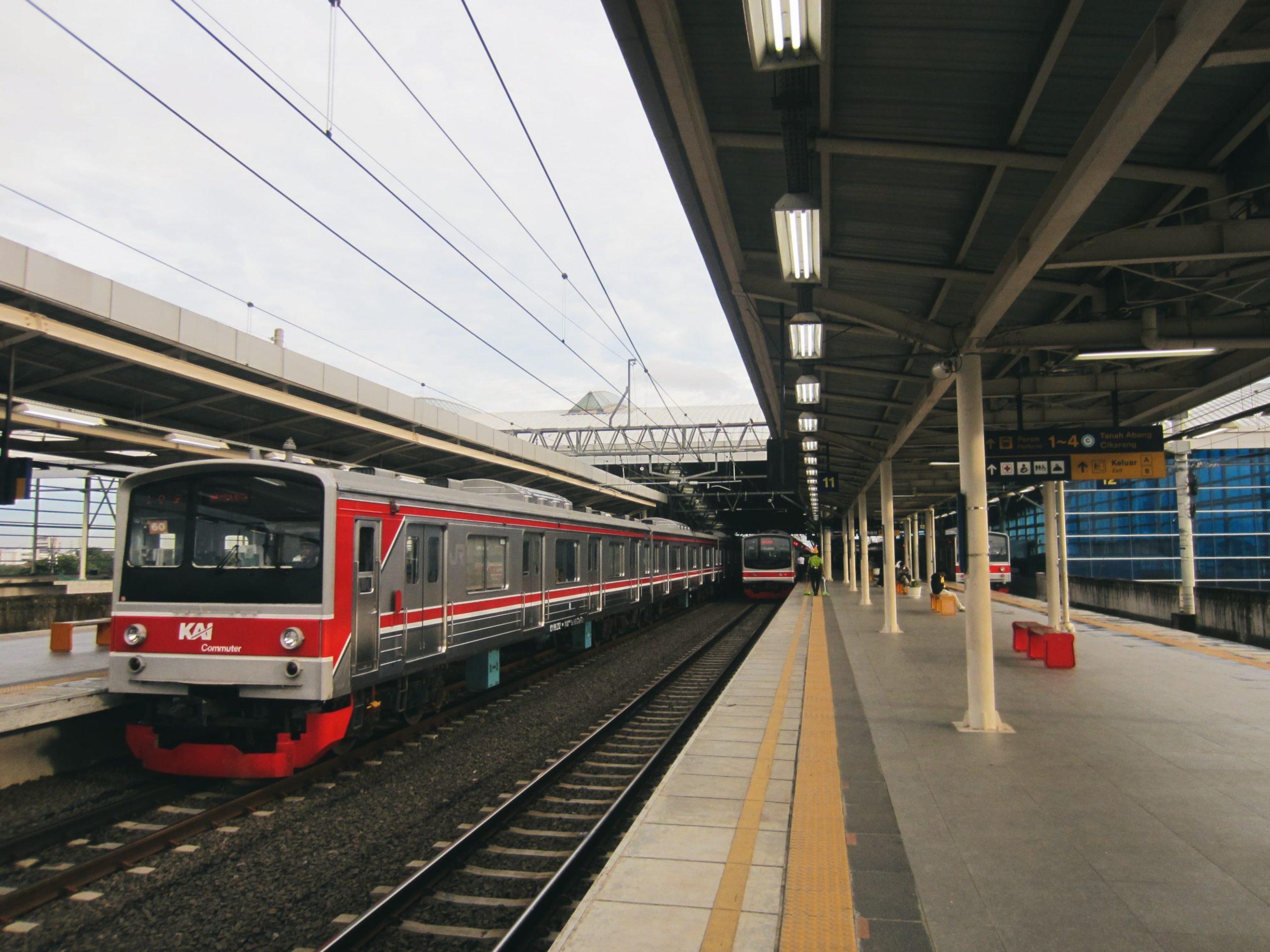 Read more about the article “Mereka Yang Bergegas: Masyarakat Kota, Mobilitas dan Transportasi Kota”